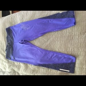 Women’s Nike Dri Fit Capri Leggings